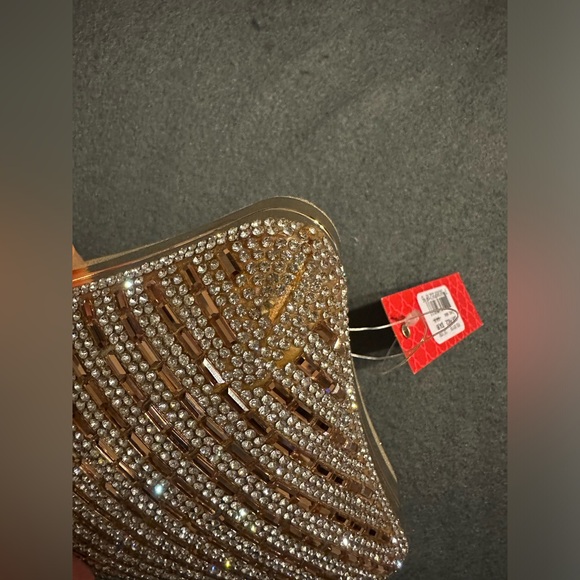 Kelly & Katie Curves Crystal Clutch Gold NWT - Picture 11 of 16